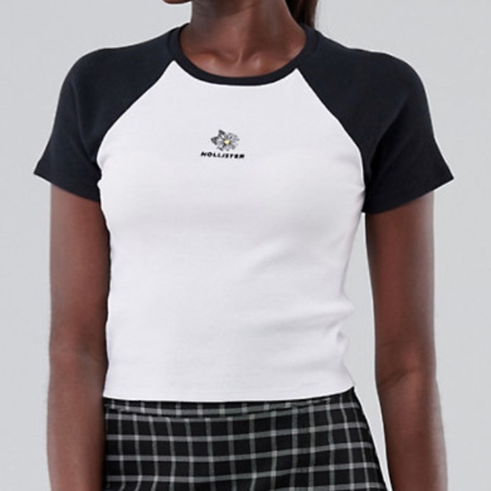 NWT - Hollister Embroidered Graphic Baby Tee